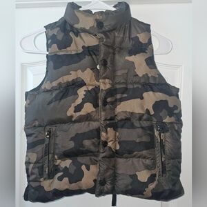 Camouflauge Puffer Vest BOYS SIZE XS